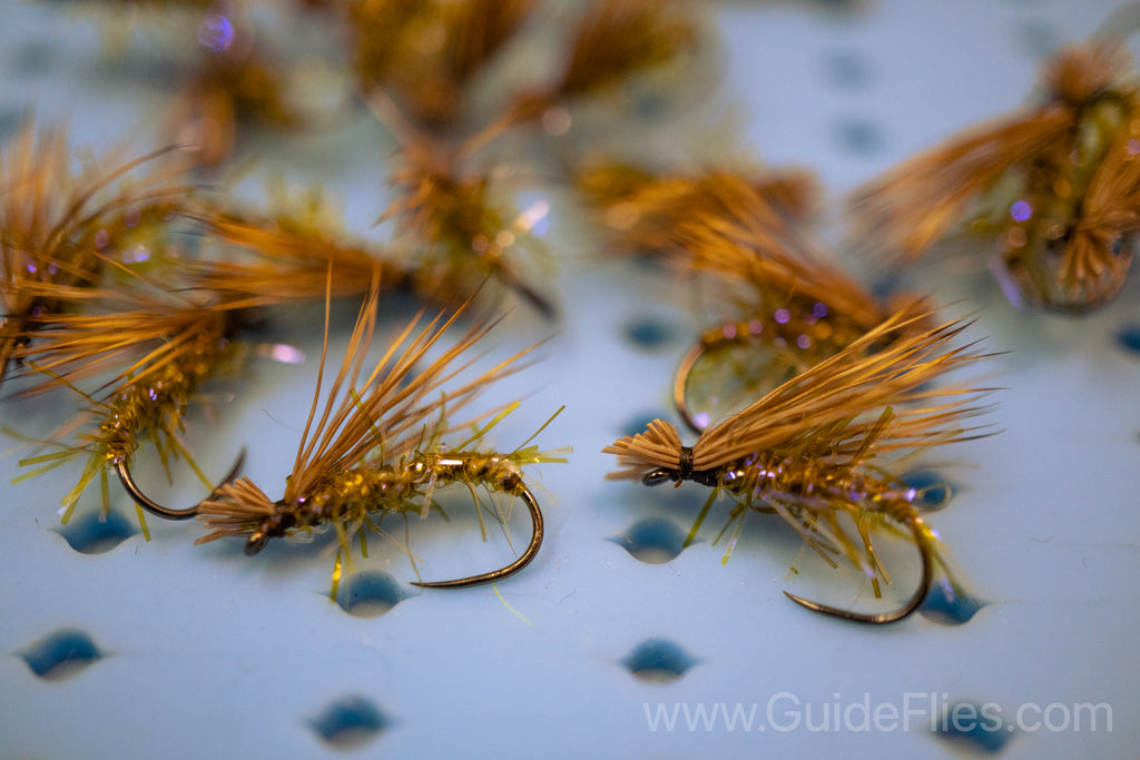 Modern Version Elk Hair Straggle Caddis with Semperfli Straggle String with hook size #14 and #16 in Olive and Apple Caddis
